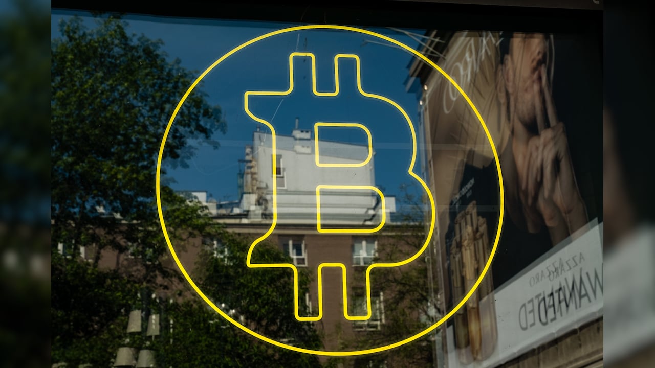 Bitcoin Falls As $600 Million In Risky Crypto Bets Wiped Out