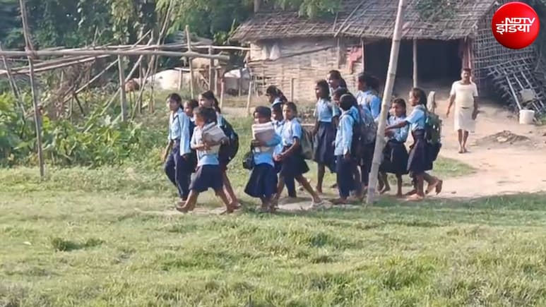 भारत में घर, स्कूल नेपाल में, विदेश जाकर पढ़ाई को मजबूर बिहार के इस गांव के बच्चे