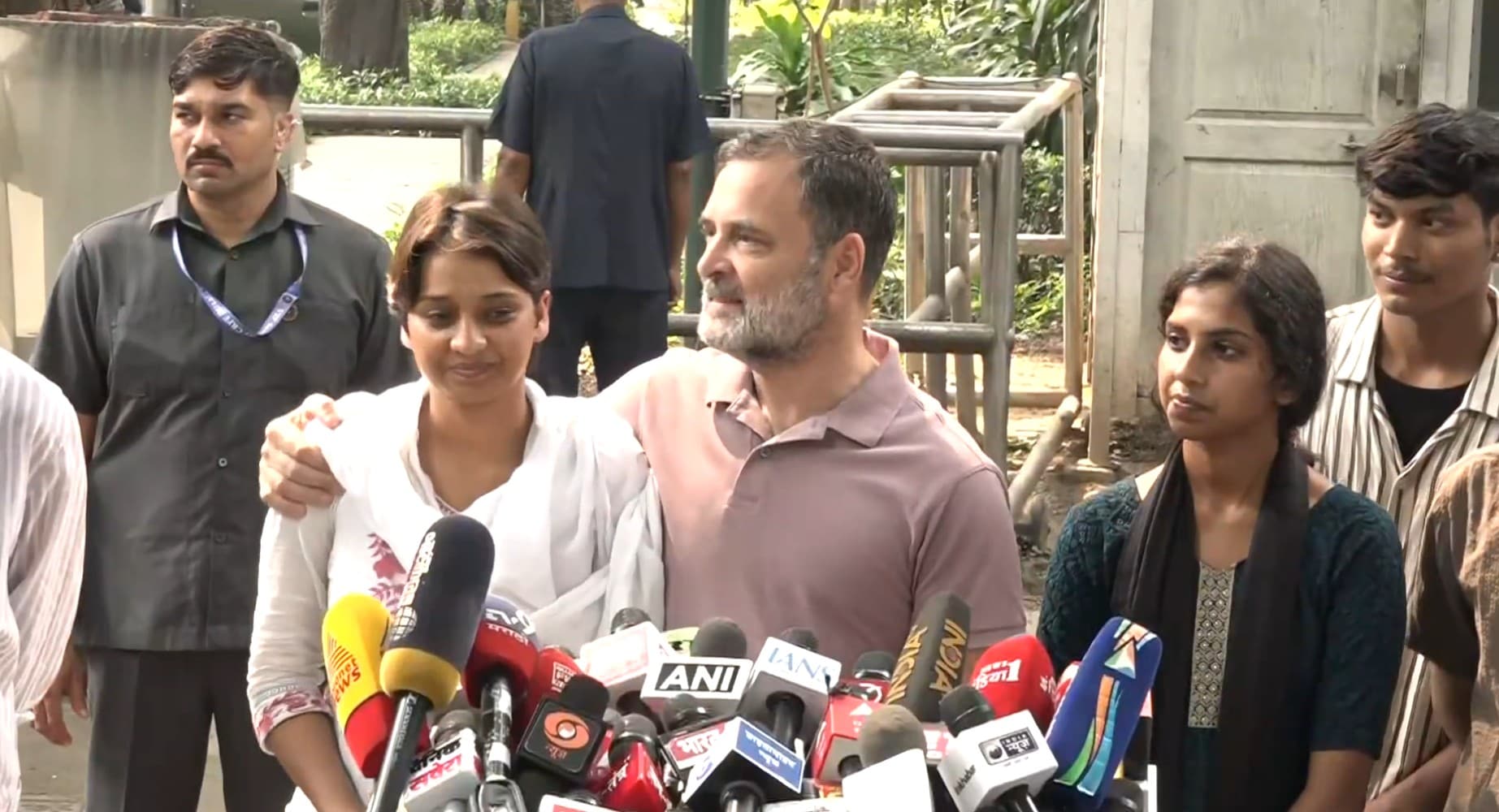Rahul Gandhi introduced a woman protester as "Sherni" Rahul Gandhi introduced a woman protester as "Sherni"