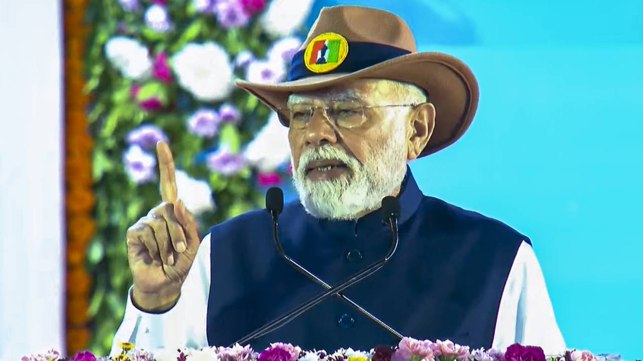 PM Modi's 'Virodh vs Avrodh' Attack Ahead of Opposition Rally