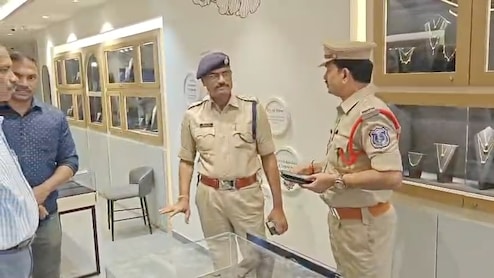 Robbery At CaratLane Store In Hyderabad, Jewellery Worth Rs 2 Crore Stolen
