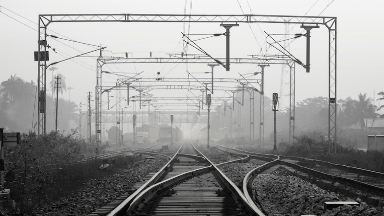 Mumbai Train Horror: 21-Year-Old Dies After Being Hit By AC Local, Dragged For 15-20 Minutes