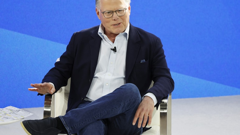Ex-Warner Bros. CEO Pockets $600 Million In Sale To Paramount