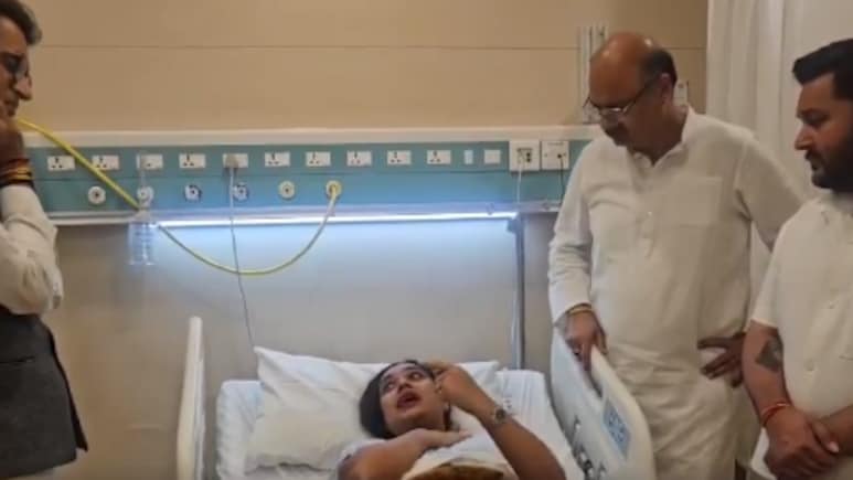 राहुल गांधी पर महिला पुलिसकर्मी से बदसलूकी के बाद गर्भवती पत्रकार को धक्का देने का आरोप