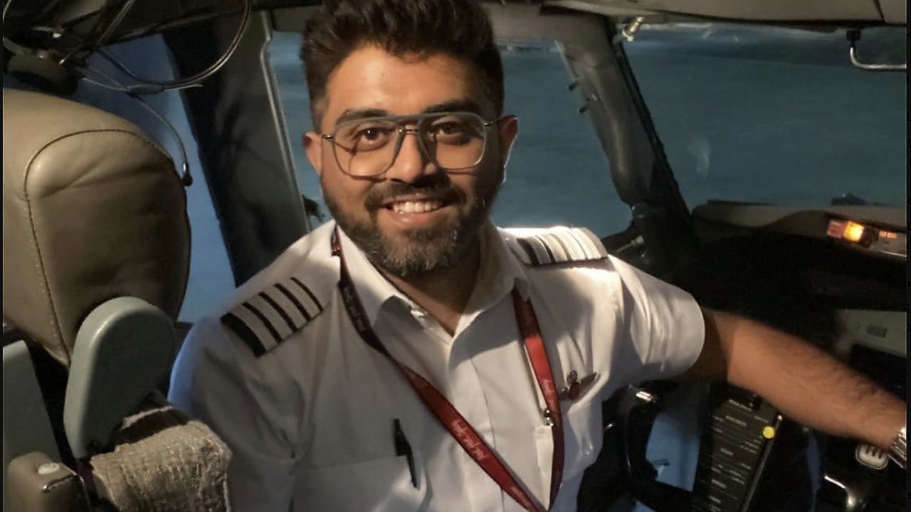 फ्लाईदुबई के हादसे के बाद कैप्टन स्मित मच्छार एक राष्ट्रीय हीरो के तौर पर उभरे हैं. इजरायल में उनकी जमकर तारीफ की जा रही है. 