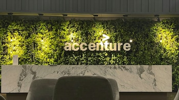 Accenture Q4 Results: Revenue Beats Estimates, FY27 Growth Guidance At 3-6%