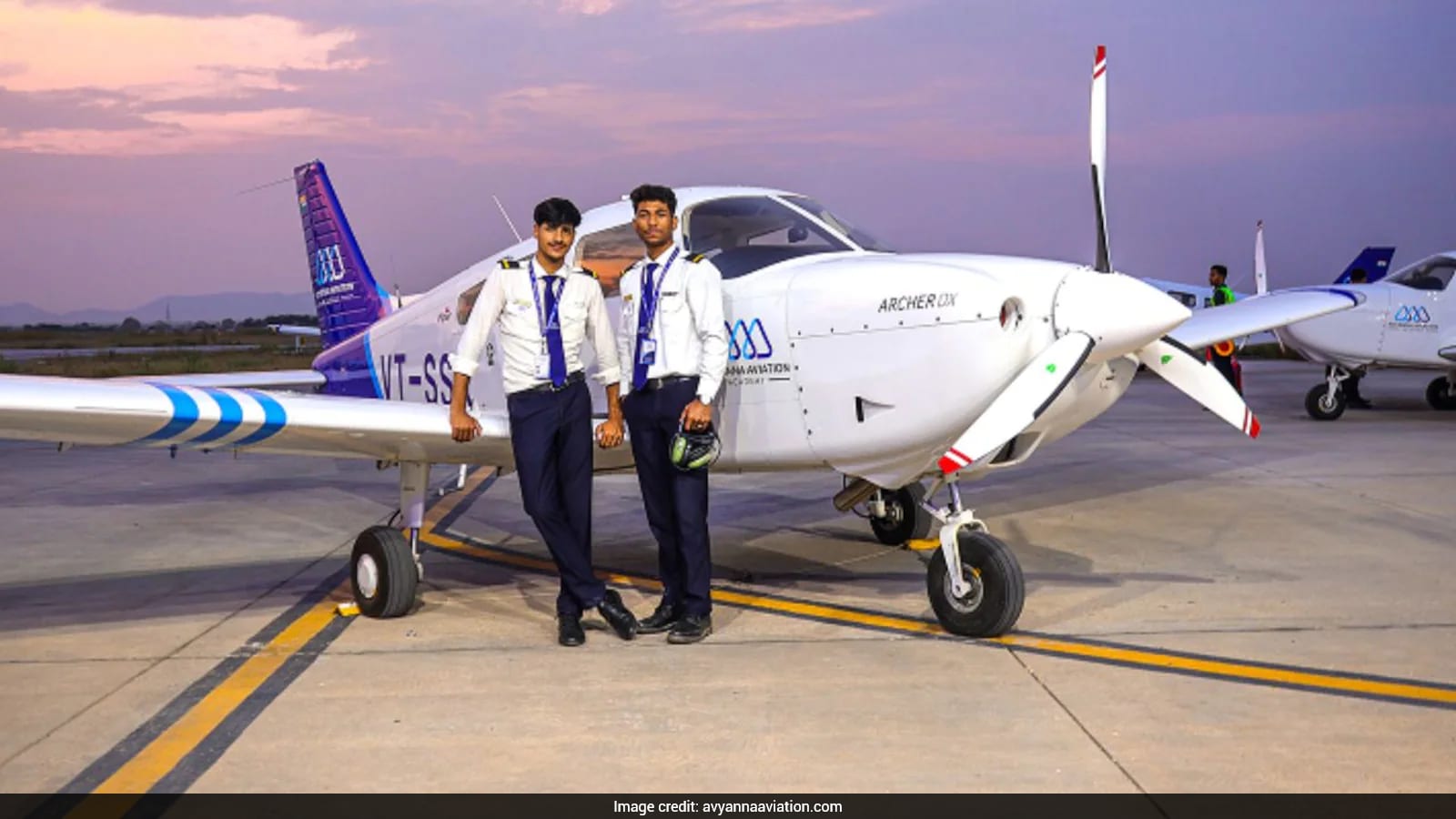 How Students Can Become Commercial Pilots After Class 10