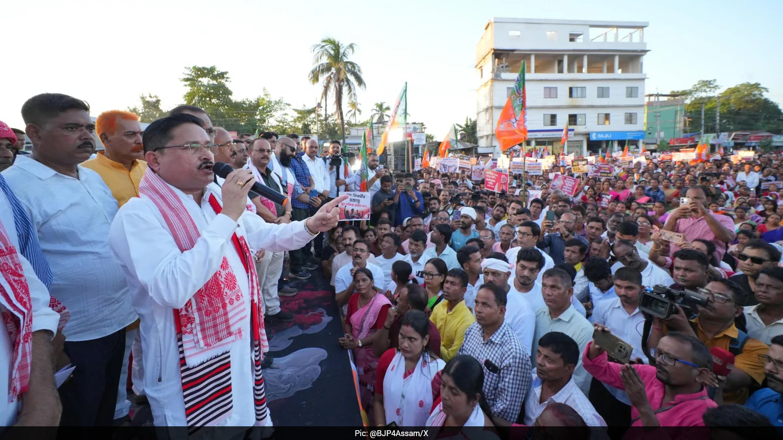 Thousands Attend Pro-Government Rally in Assam Supporting Electoral Roll Revision