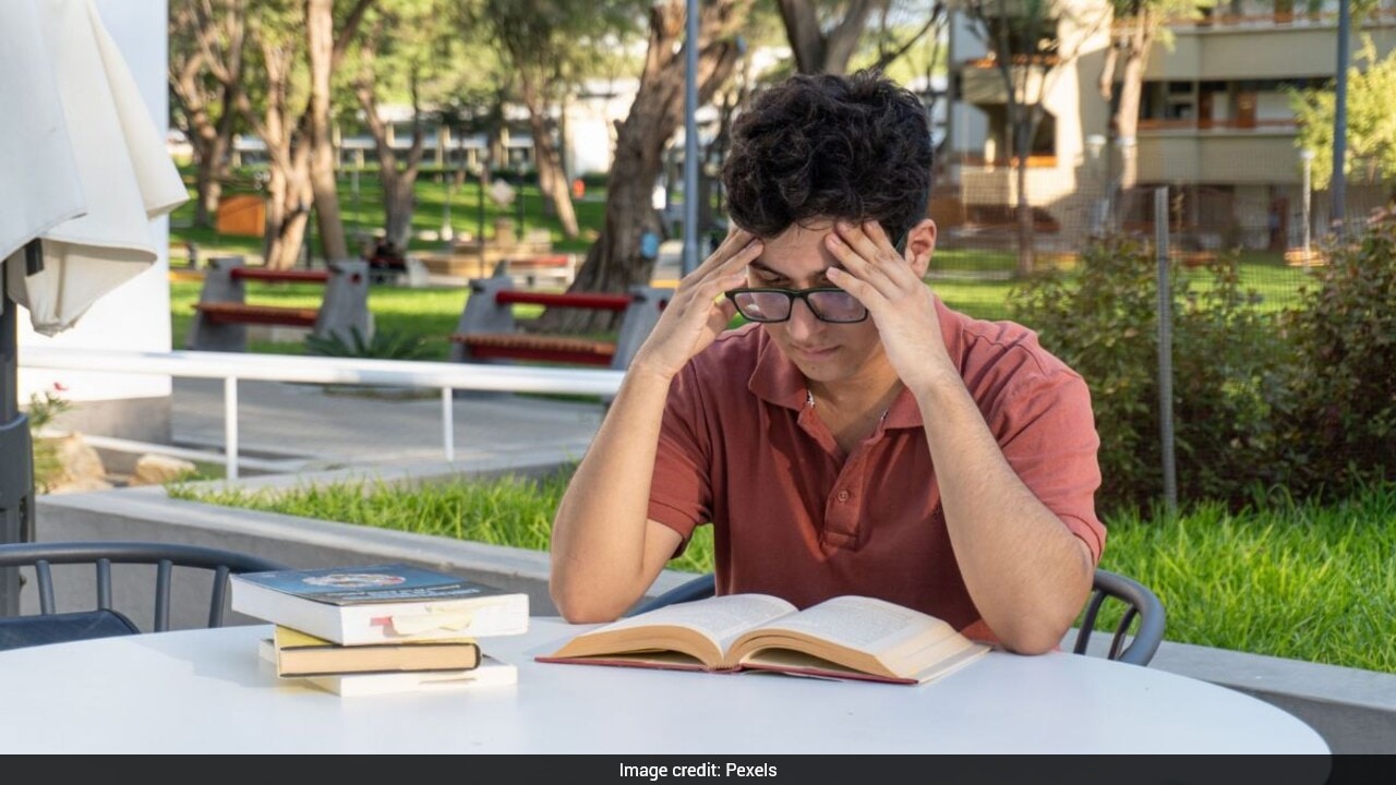 CAT 2026: Check Expert's Strategy To Manage Exam Stress With Sleep, Mock Test, Structured Plan