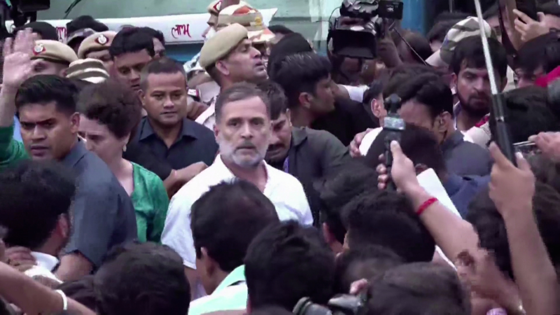 INDIA Bloc vs Cops As Rahul Gandhi Joins Crowd Of Protesters At Jantar Mantar