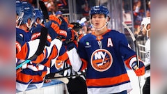 Islanders Coach Pete DeBoer Praises Matthew Schaefer