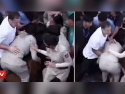 "Shows Character": BJP Attacks Rahul Gandhi For 'Misbehaving' With Woman Cop