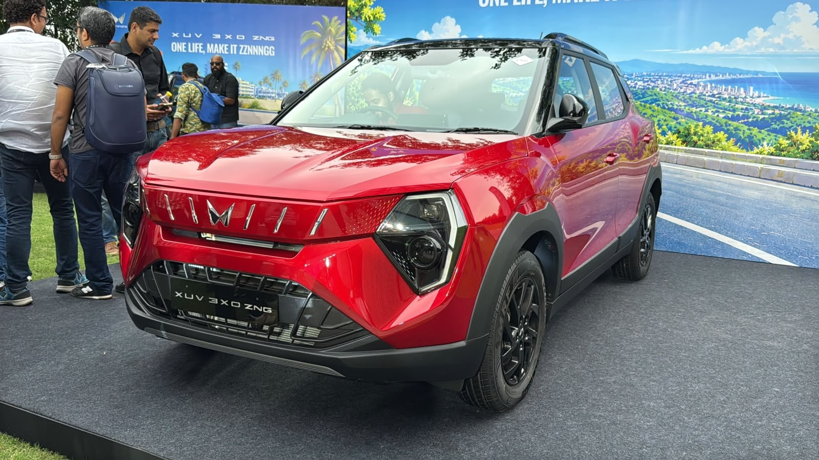 Algorithmic Design Automobiles Mahindra XUV 3XO CNG Launched In India At Rs 9.99 Lakh; Offers 24 Km/kg ...