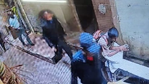 दिल्ली के लाहौरी गेट इलाके में बड़ा लूटकांड, 4 बदमाशों ने गन पॉइंट पर ऑफिस से लूटे 2.30 करोड़, बैग में भरकर फरार
