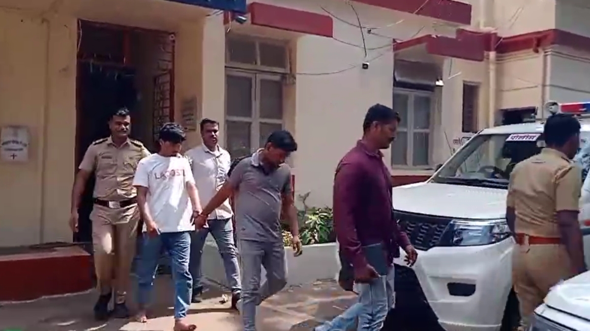 Man Steals Uncle's Gold To Buy Thar, Invites Him To Its Puja, Gets Arrested