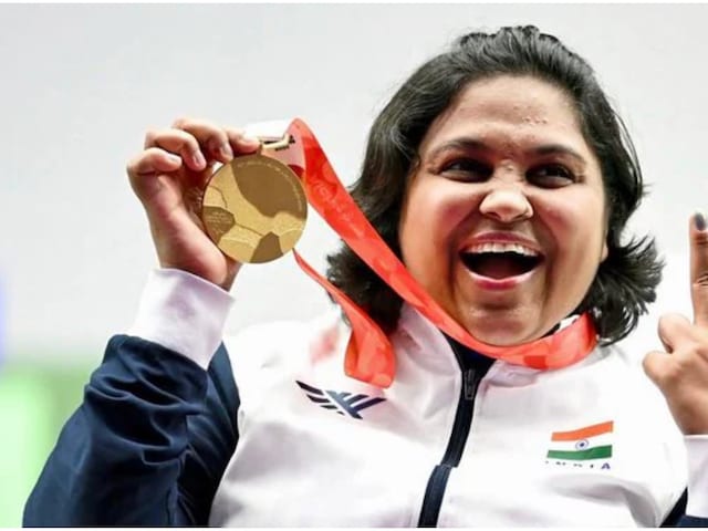 Mona Agarawal: उधार के पैसों से जेम्स बॉन्ड वाली वॉल्थर गन खरीदी, अब स्वर्ण जीतकर रचा इतिहास