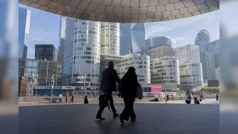 Euro-Zone Economy Surges Despite Surprise Slump In France