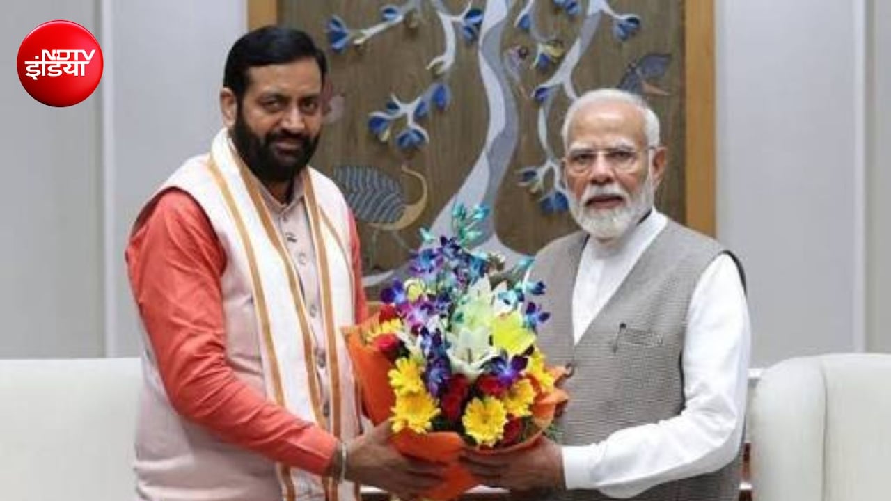 PM मोदी के आवास पर पहुंचे सीएम सैनी समेत हरियाणा भाजपा के सारे विधायक, स्मृति ईरानी भी मौजूद