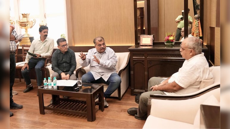 रविंद्र चव्हाण 'अ&zwj;ॅक्शन मोड'वर; डोंबिवली, निळजे अन् दिव्यातून थेट मुंबई लोकलसाठी DRM सोबत बैठक