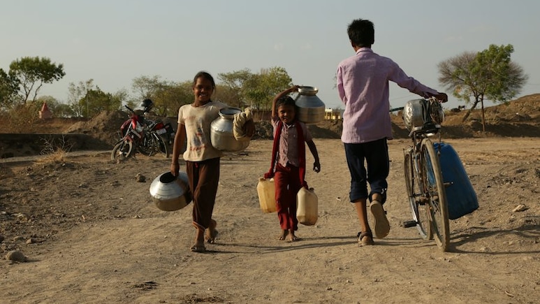 Maharashtra Drought Crisis: IAS, IPS Officers To Donate One Day&rsquo;s Salary To Aid Farmers