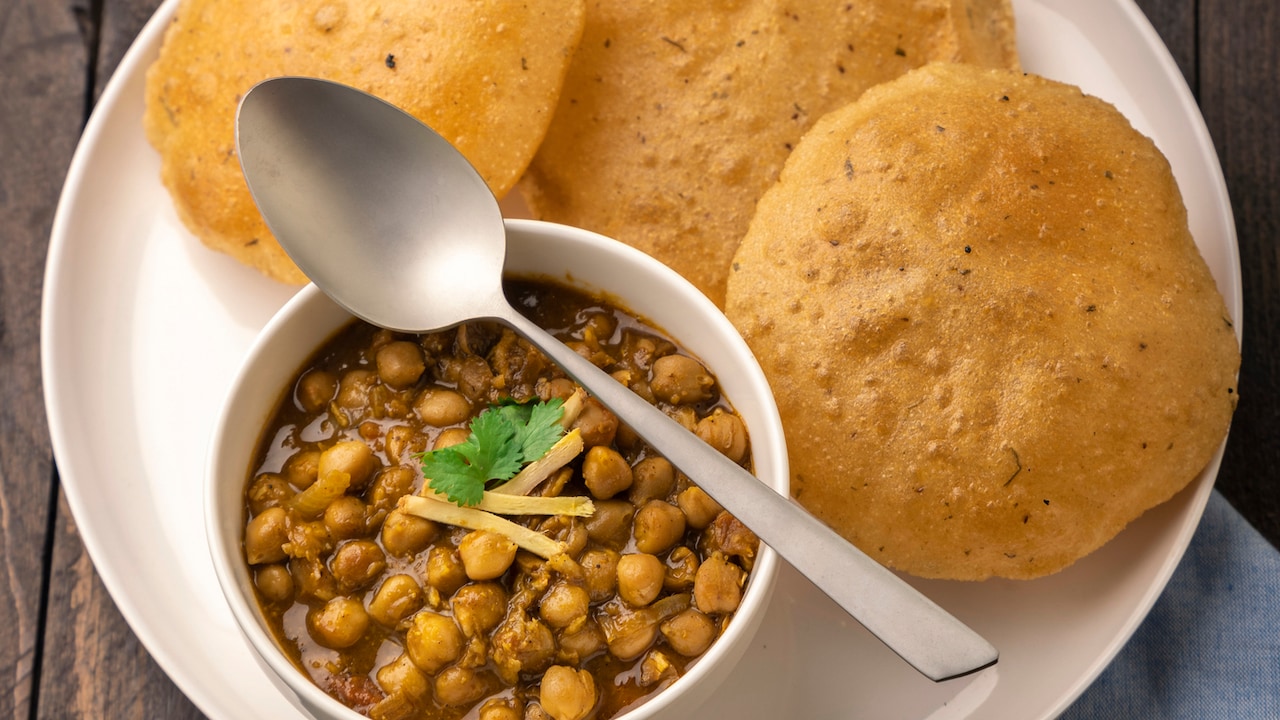 How To Make Bhature Less Oily? Common Mistakes To Avoid