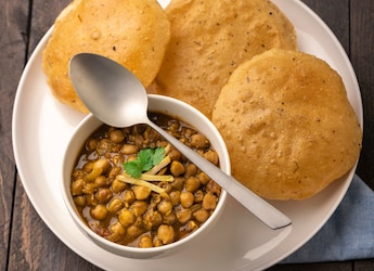 How To Make Bhature Less Oily? Common Mistakes To Avoid