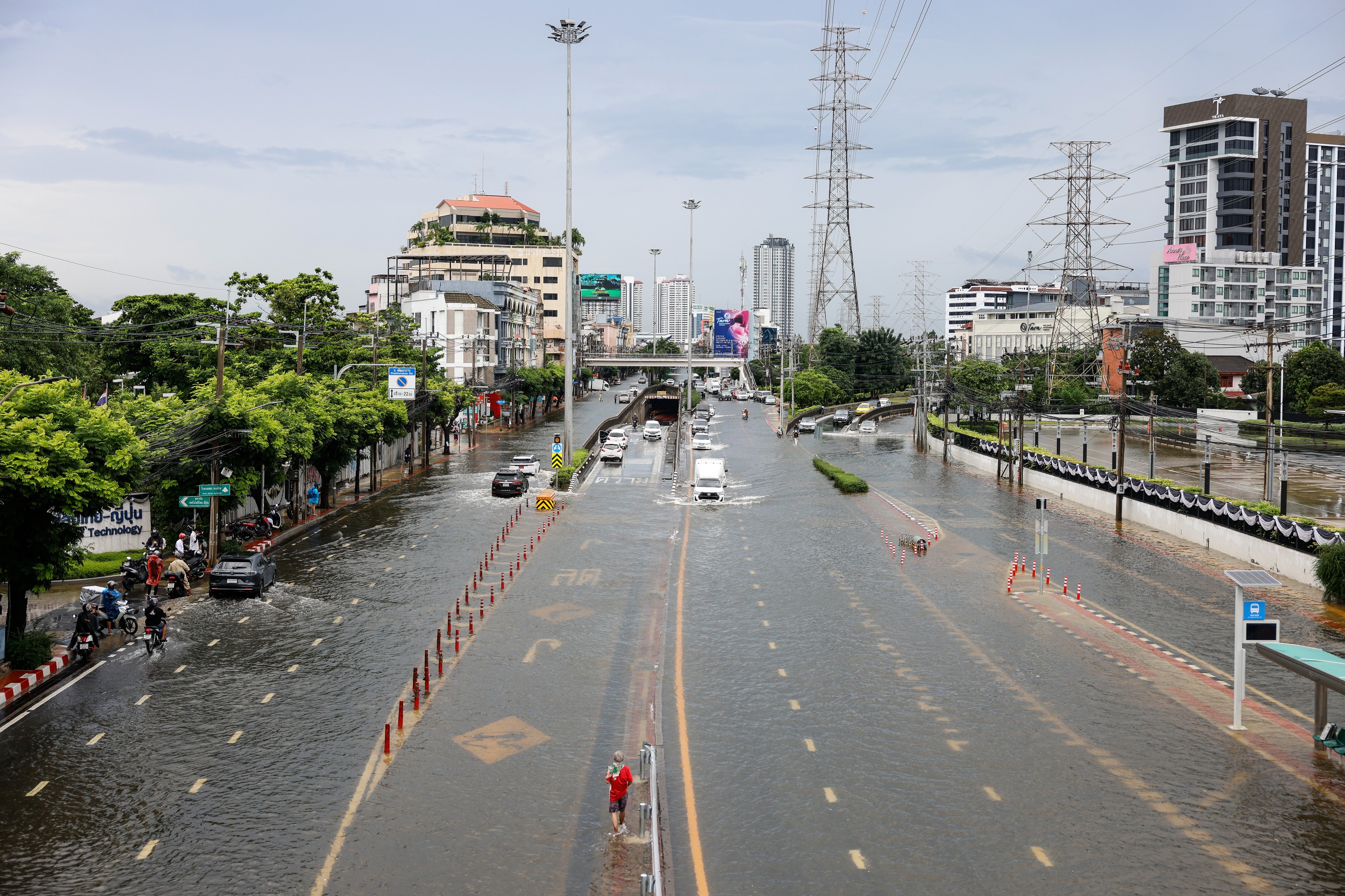 Bangkok Braces For Floods Before Global Finance Chiefs Gather