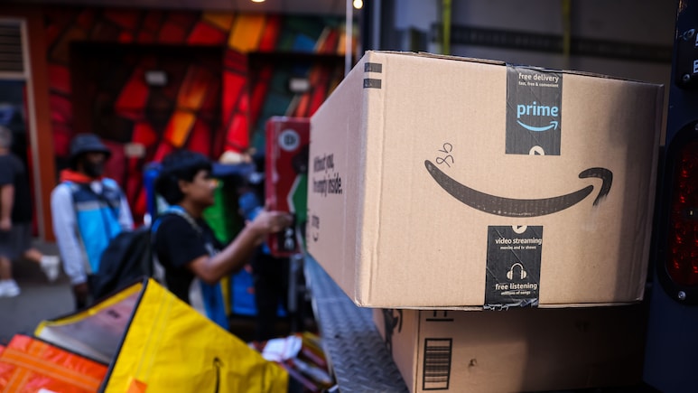 Amazon Shares Drop After Spending Soars, Online Business Slows