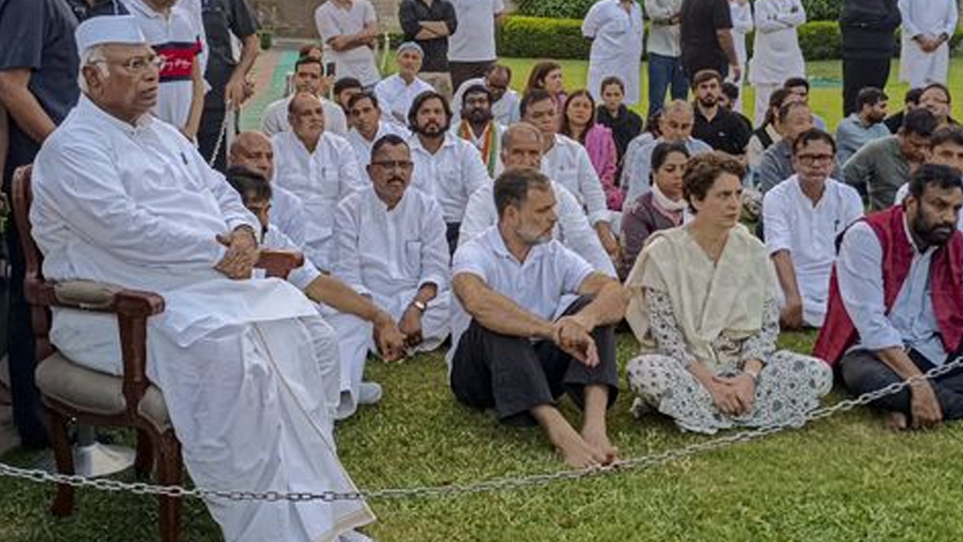 Rahul Gandhi&rsquo;s Protest Strategy: Can Street Politics Fix Congress&rsquo;s Organisational Crisis?