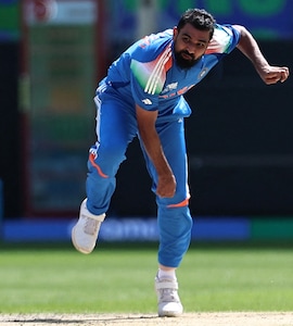 "All Selectors Are On Same Page": Ex-India Star Drops Massive Bomb On Possible Mohammed Shami Comeback "All Selectors Are On Same Page": Ex-India Star Drops Massive Bomb On Possible Mohammed Shami Comeback
