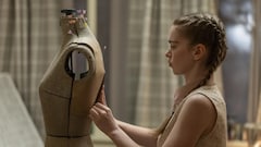 Prime Video Carrie Review: वो घर जिस पर होती है पत्थरों की बारिश, लड़की के पास ढेर सारी ताकतें- जानें कैसी है वेब सीरीज, पढ़ें रिव्यू