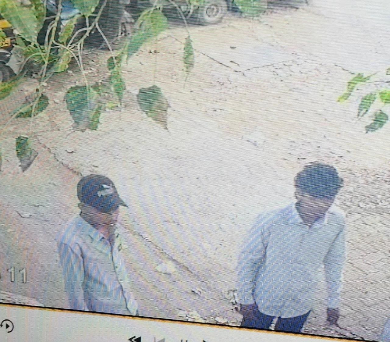 सीसीटीवी में दिखे संदिग्ध हमलावर