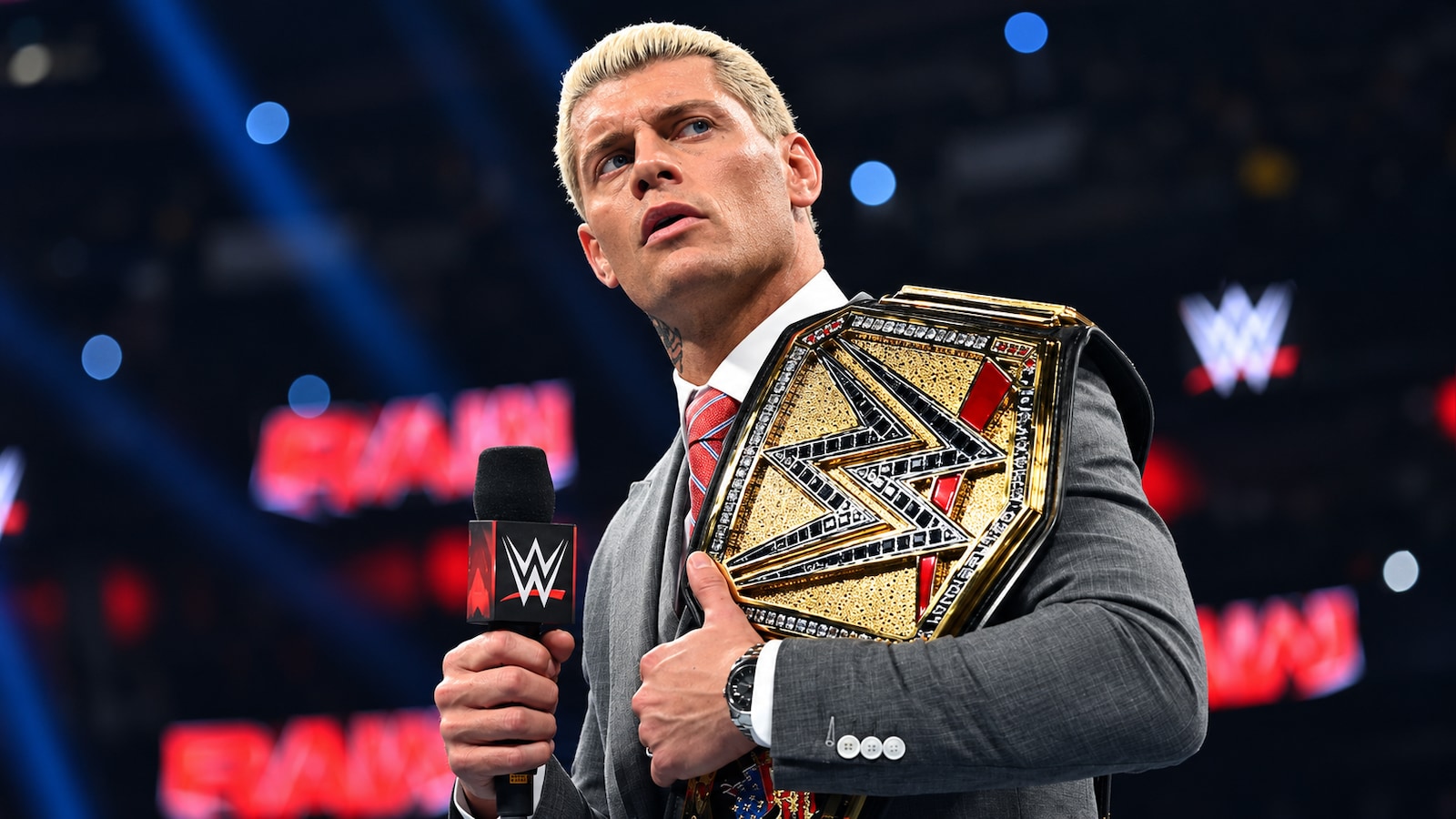 WWE பிரிவை தாக்கிய பிறகு கோடி ரோட்ஸ் ரெஸில்மேனியாவை கிண்டல் செய்கிறார்