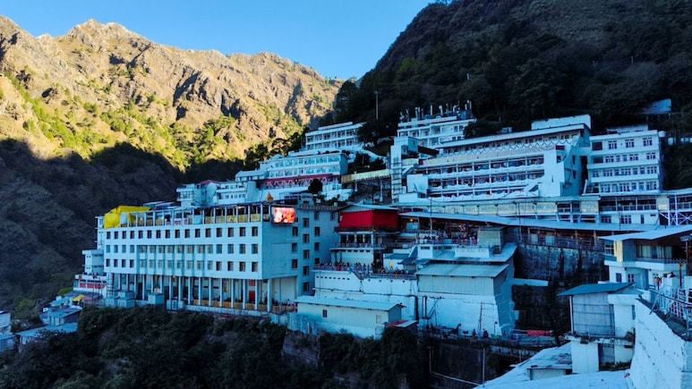Over 3.81 Lakh Pilgrims Visit Vaishno Devi Temple During Navratri celebrations