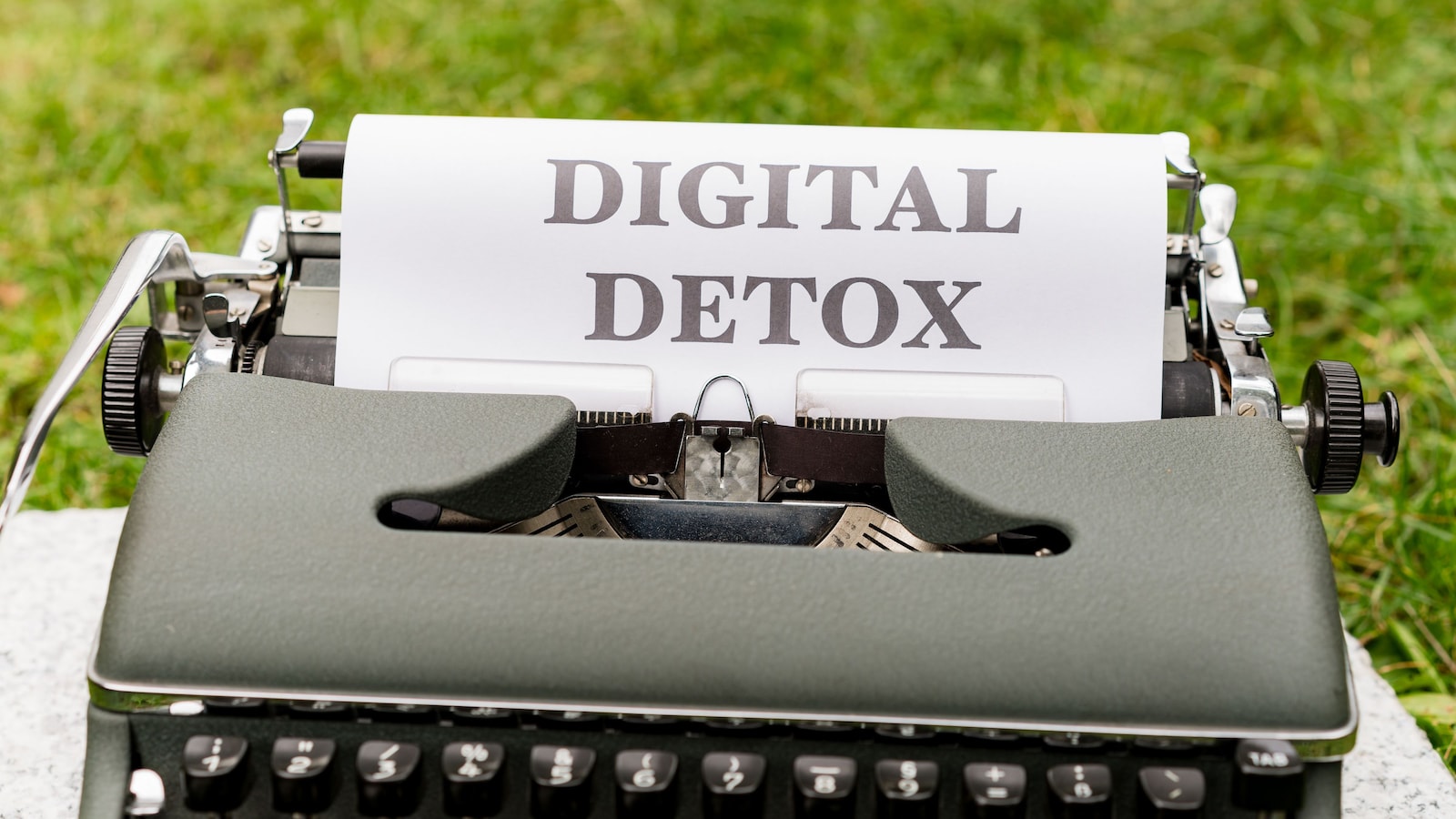 Man’s Three-Year Digital Detox Disrupts His Advertising Algorithm