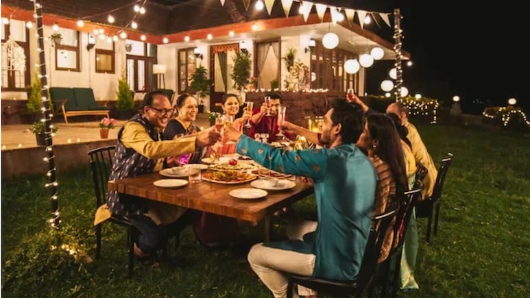 त्योहारों में ज्यादा खाना दिल पर पड़ सकता है भारी?
