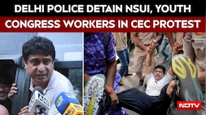 Delhi Police Detain NSUI, Youth Congress Workers Protesting Against CEC