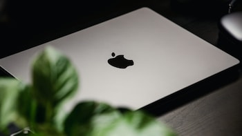 Apple India Revenue Grows 32% To Cross Rs 1 Lakh Crore Mark In FY26
