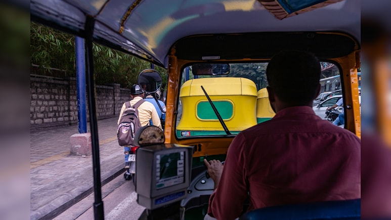 Bengaluru Auto Driver Allegedly Chases Rapido Bike, Tries To Grab Passenger's Hand