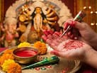Traditional Pujo Look: दुर्गा उत्सव के लिए खास हैं ये मेहंदी और आलता, आज ही Amazon से करें ऑर्डर