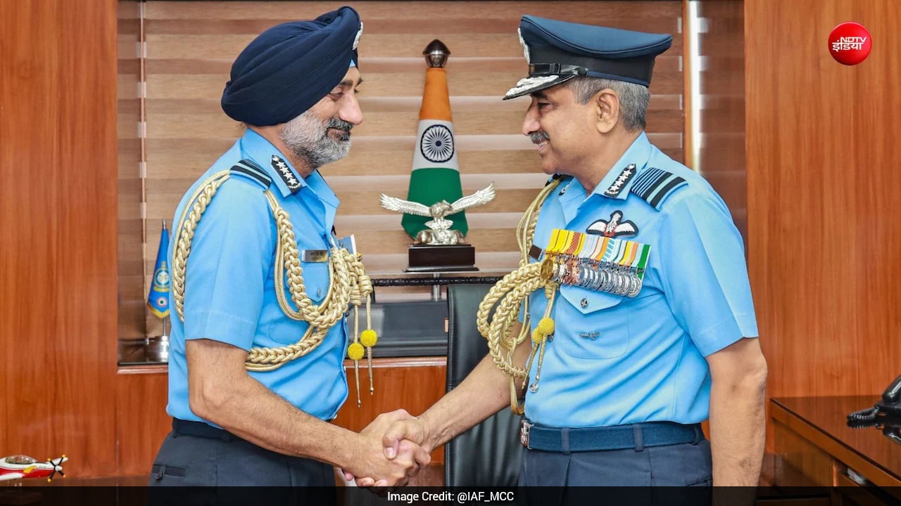 IAF चीफ एपी सिंह को विदाई, अब कौन संभालेगा कमान? जानिए आशुतोष दीक्षित के बारे में