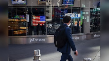 Wall Street Highlights: S&P 500 Ends Longest Streak Of Calm Since 2020 As AI Trade Sinks