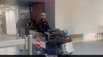Virat Kohli's Arrival Causes Chaos At Auckland Airport, Fans Go Berserk