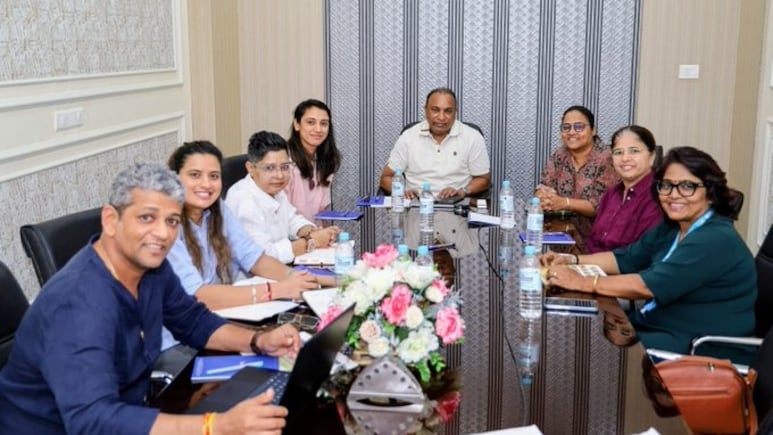 BCCI की पोस्ट से बढ़ीं अटकलें, क्या हरमनप्रीत के बाद स्मृति मंधाना संभालेंगी टीम इंडिया की कमान? तस्वीर वायरल