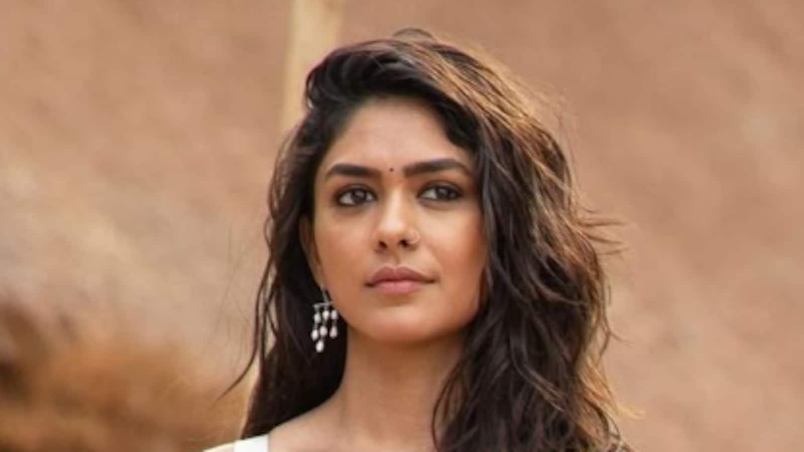 Ist Mrunal Thakur Teil von Allu Arjuns Raaka? Die Schauspielerin sagt ...