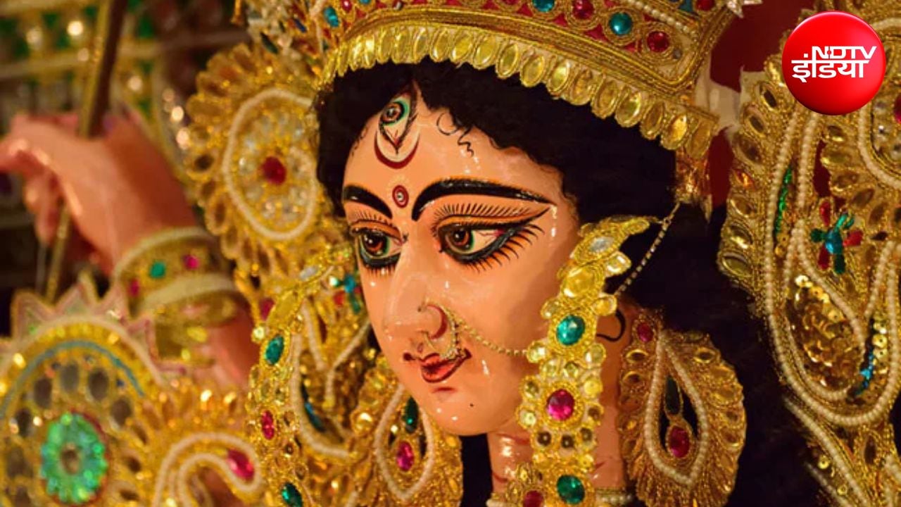 Shardiya Navratri 2026: हाथी, डोली या मुर्गा? इस साल नवरात्रि में मां दुर्गा का वाहन क्या होगा, जानिए शुभ-अशुभ संकेत