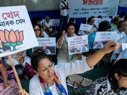 BJP, Congress Supporters Come Face-To-Face During Guwahati Protest