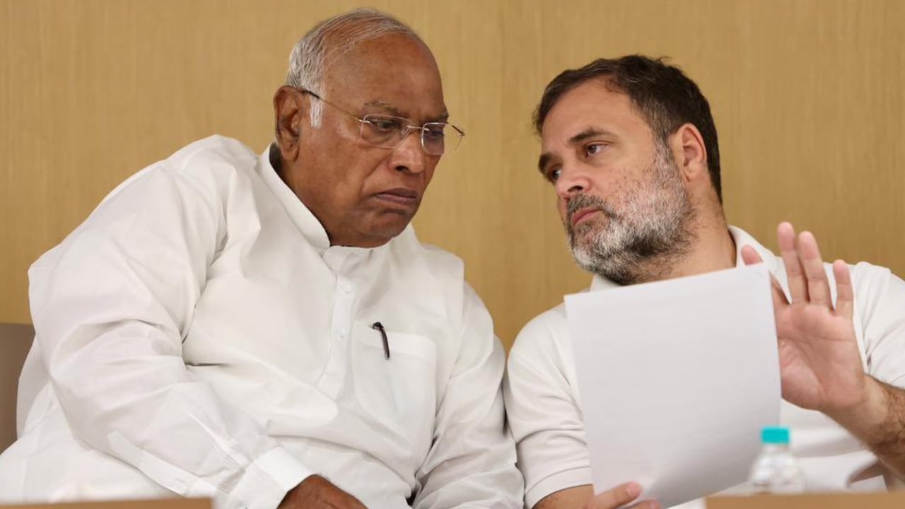 अमरिंदर राजा वारिंग को प्रदेश अध्यक्ष पद से हटाने का असर पंजाब के जाट सिख वोटरों पर पड़ सकता है. हो सकता है कि राज्य का यह सबसे प्रभावशाली समूह कांग्रेस से नाराज हो जाए.