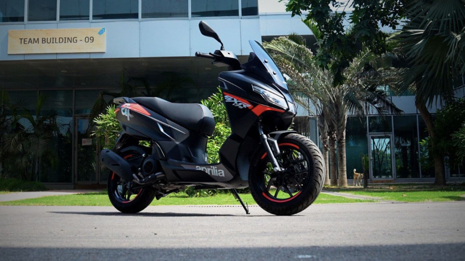 Aprilia SXR GT 175 Review: Maxi-Scooter Design With Everyday Practicality