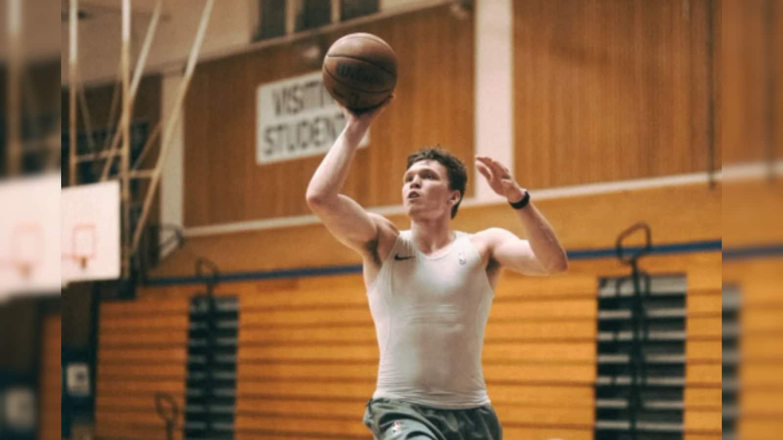 Datol Kneth New York Knicks Cut A Ring Ceremony Player For Dalton Knecht, Then ...